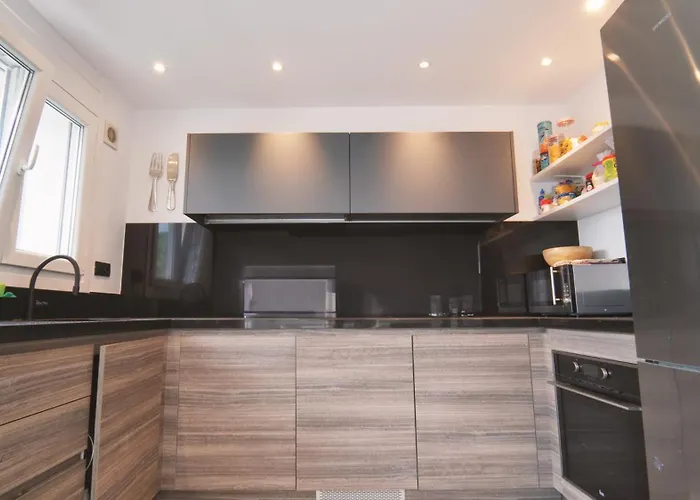 Вилла Seahomes Vacations - Serenity Cala Canyelles